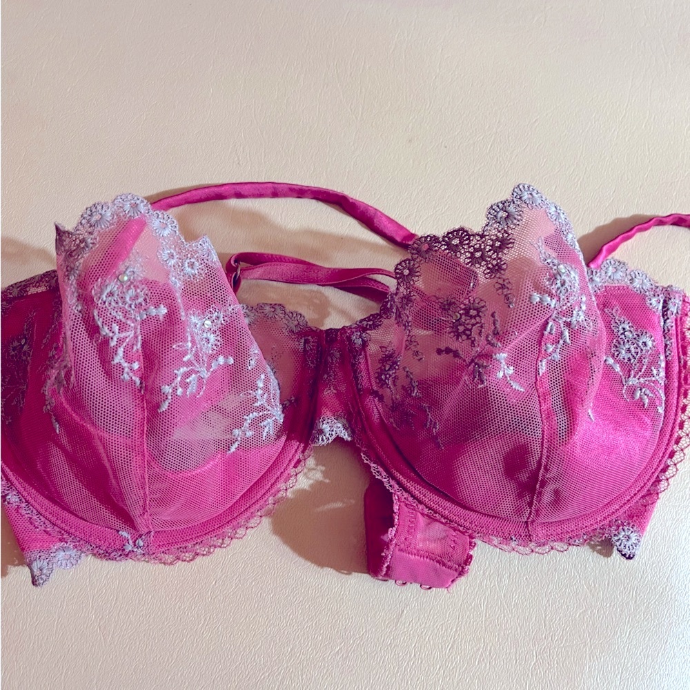 Victoria's Secret Rose Lace Rhinestone Underwire Bra